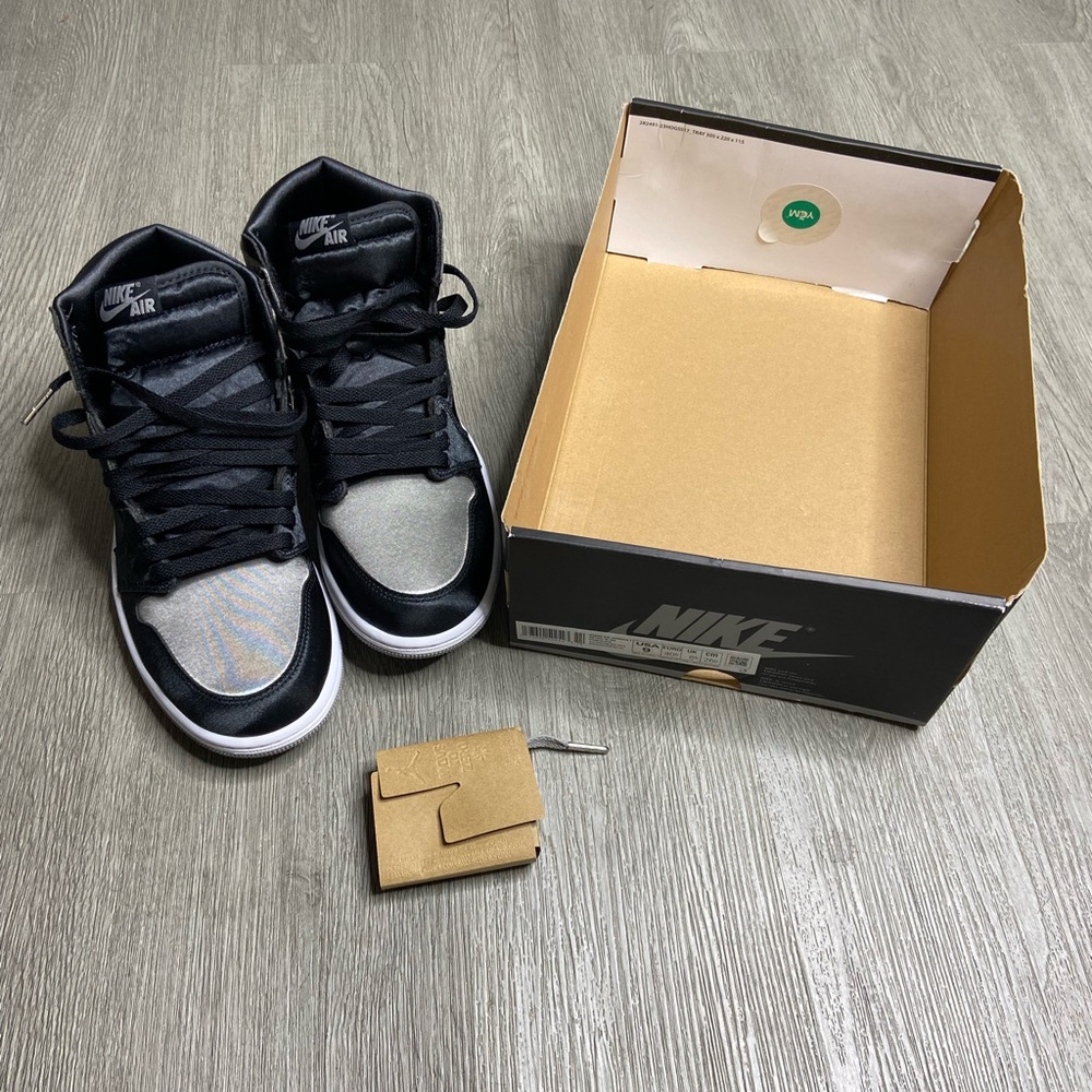 Air Jordan 1 Retro Hi OG Satin Shadow Women’s Shoe Size 9 Gray NWT
